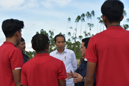 PRESIDEN TINJAU PEMBANGUNAN PUSAT PELATIHAN PSSI