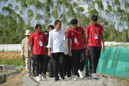 PRESIDEN TINJAU PEMBANGUNAN PUSAT PELATIHAN PSSI
