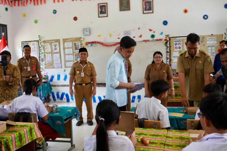 WAPRES BAGIKAN BUKU TULIS