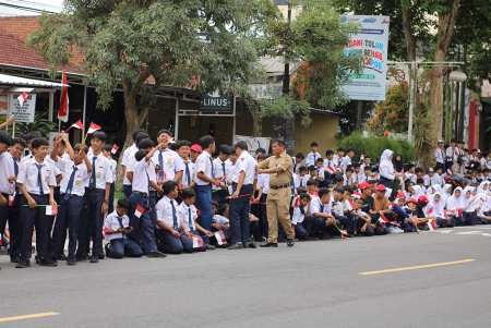 ATUR BARISAN SAMBUT PRESIDEN RI