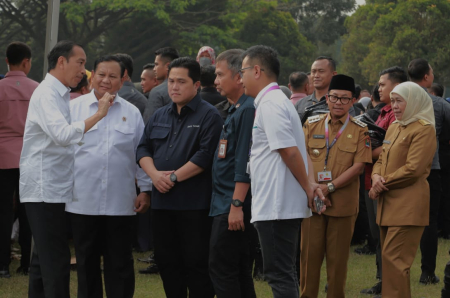 KUNJUNGAN PRESIDEN JOKOWI KE PASAR RAKYAT
