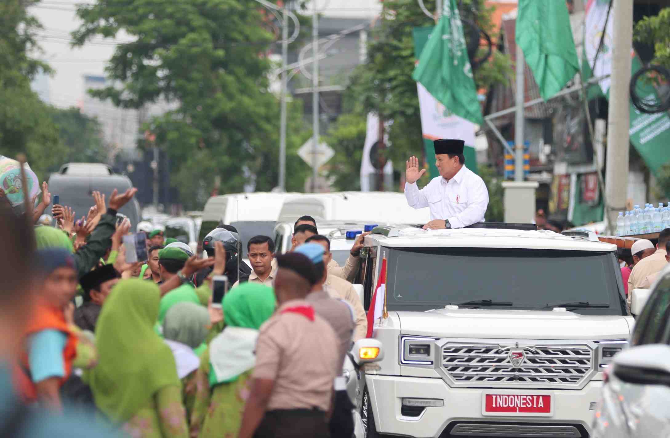 PRESIDEN RI MENYAPA MASYARAKAT