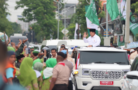 PRESIDEN RI MENYAPA MASYARAKAT