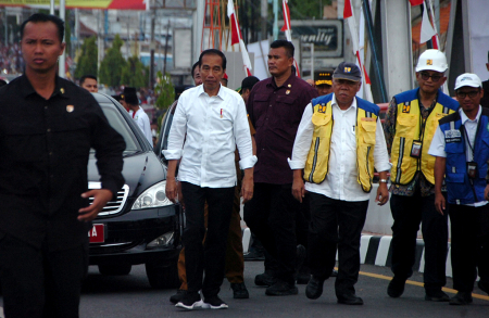 PRESIDEN RESMIKAN ENAM JEMBATAN DI JALUR PANTURA JAWA