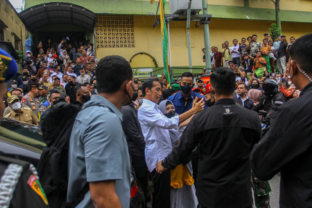 PRESIDEN MENINJAU PASAR BAWAH PEKANBARU