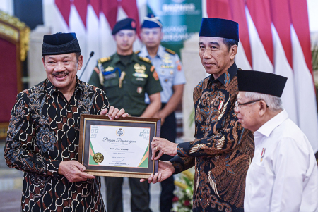 PENYERAHAN ZAKAT KE BAZNAS