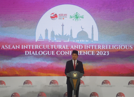 PRESIDEN MEMBUKA ASEAN IIDC