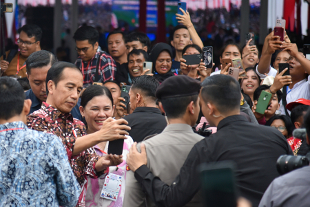 PRESIDEN HADIRI PENGUKUHAM GAMKI DI MEDAN