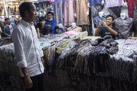 PRESIDEN JOKOWI MENINJAU PASAR TANAH ABANG