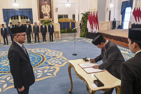 PRESIDEN LANTIK DUBES LBBP KESULTANAN OMAN