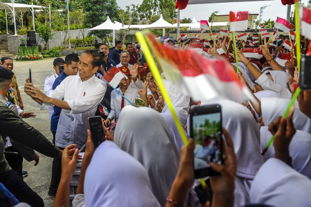 PRESIDEN RESMIKAN BENDUNGAN KARIAN