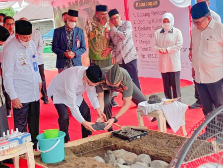 PELETAKAN BATU PERTAMA KAMPUS NAHDATUL ULAMA MALUKU UTARA 