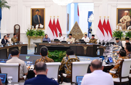 PRESIDEN PRABOWO BAHAS GEOPOLITIK DI ISTANA