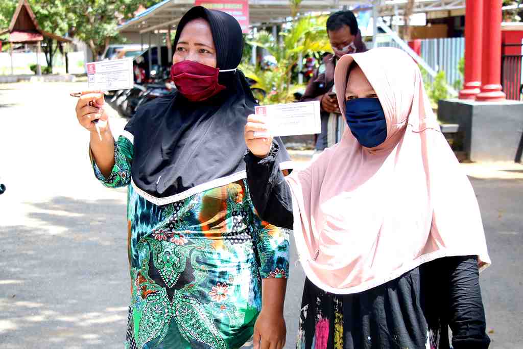 TUNJUKAN KARTU SEMBAKO
