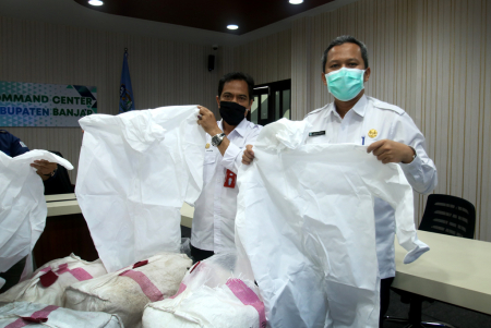  BANTUAN BAJU HAZMAT