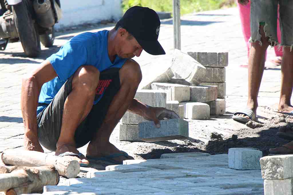 PASANG PAVING BLOCK