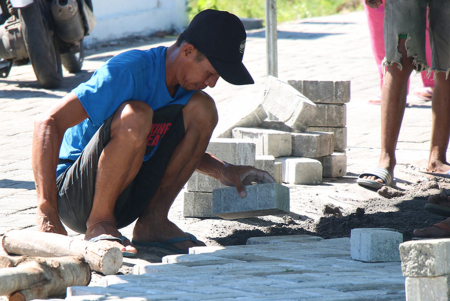 PASANG PAVING BLOCK