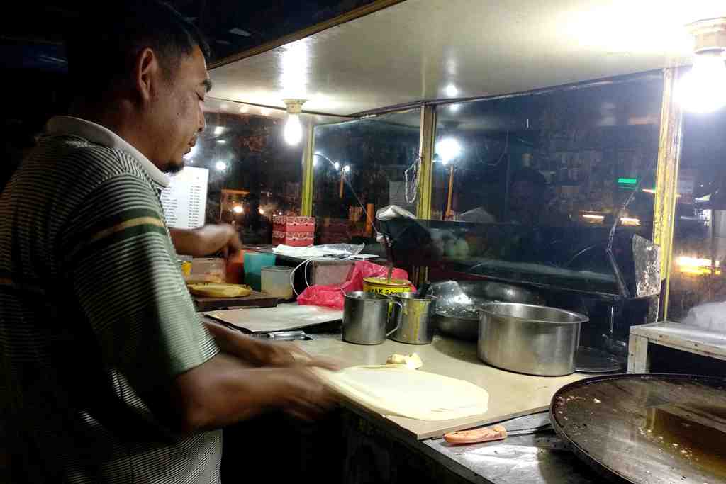 BUAT MARTABAK TELUR