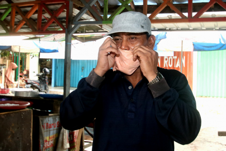 PAKAI MASKER KAIN NON MEDIS