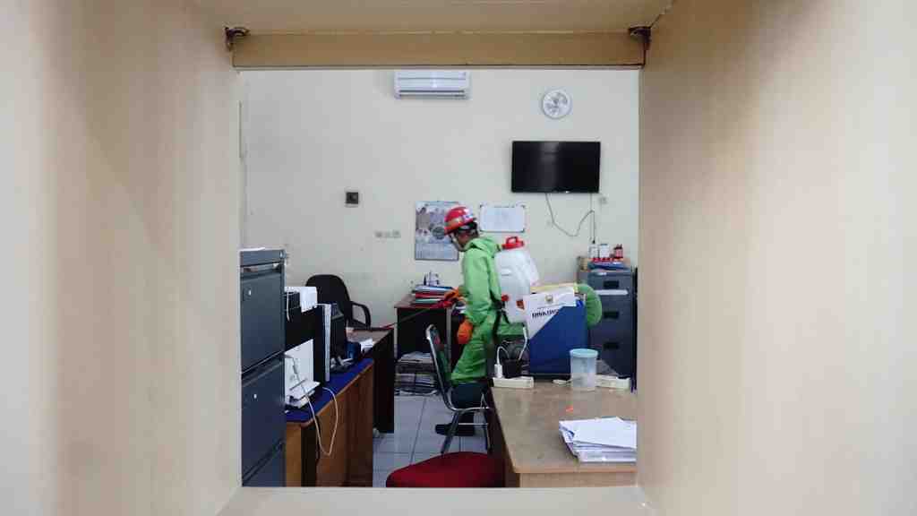 PENYEMPROTAN DISINFEKTAN