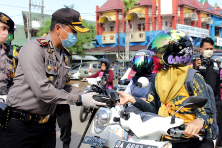 BAGIKAN KONSUMSI GRATIS