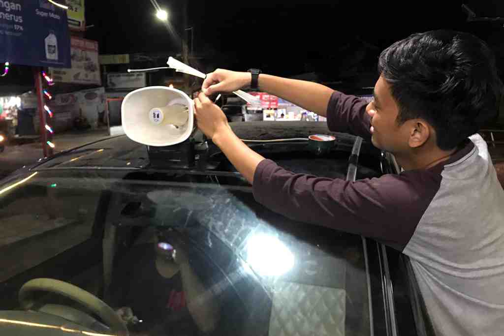 PASANG ALAT PENGERAS SUARA MOBIL KELILING
