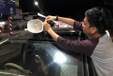 PASANG ALAT PENGERAS SUARA MOBIL KELILING