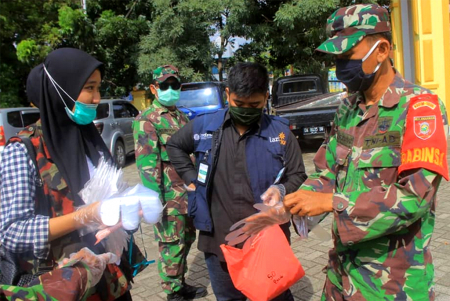BAGIKAN SARUNG TANGAN