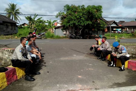 BERJEMUR di BAWAH SINAR MATAHARI