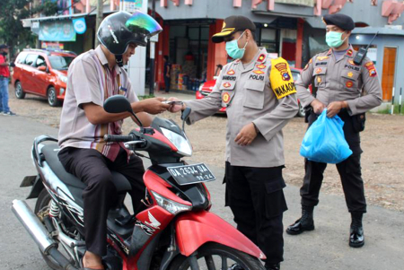 SOSIALISASIKAN WAJIB PAKAI MASKER