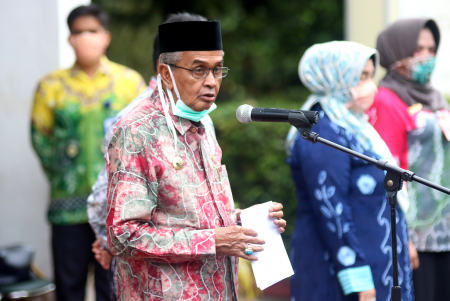 IKM BANTU PEMERINTAH CEGAH COVID-19