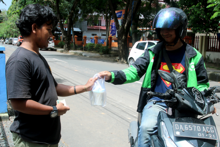 PELAYANAN OJEK ONLINE VIA DARING MENINGKAT