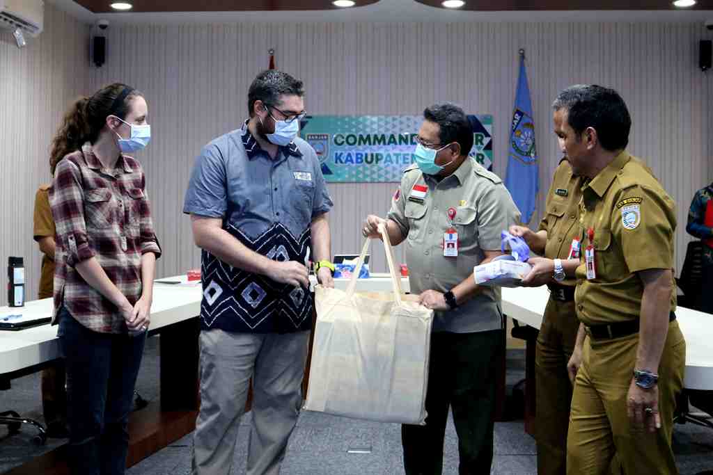 BANTUAN SARUNG TANGAN