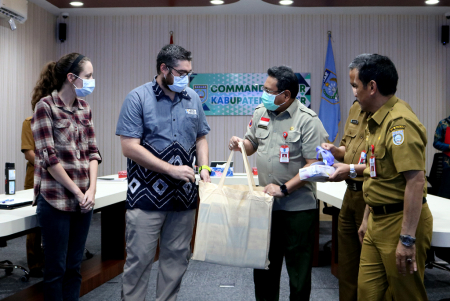 BANTUAN SARUNG TANGAN