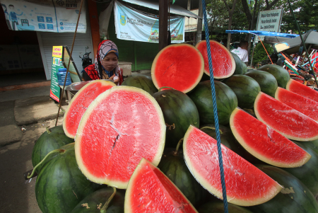 JUAL BUAH SEMANGKA