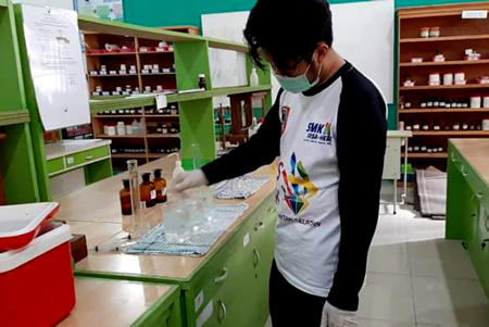 BUAT CAIRAN PENCUCI TANGAN