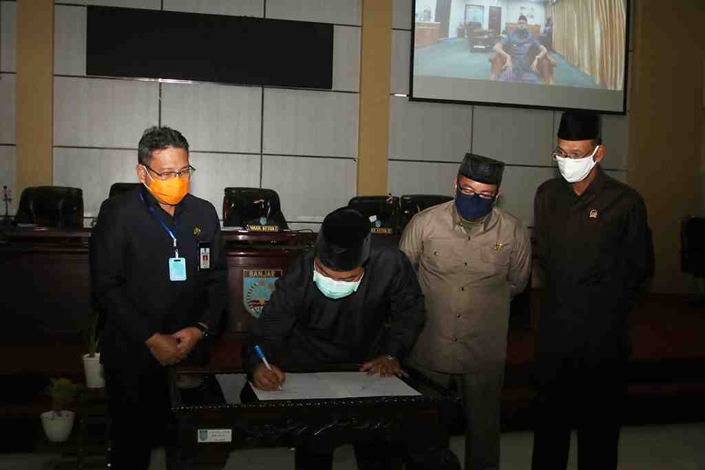 DPRD BANJAR SETUJUI PERDA PERPUSTAKAAN DAN KEARSIPAN