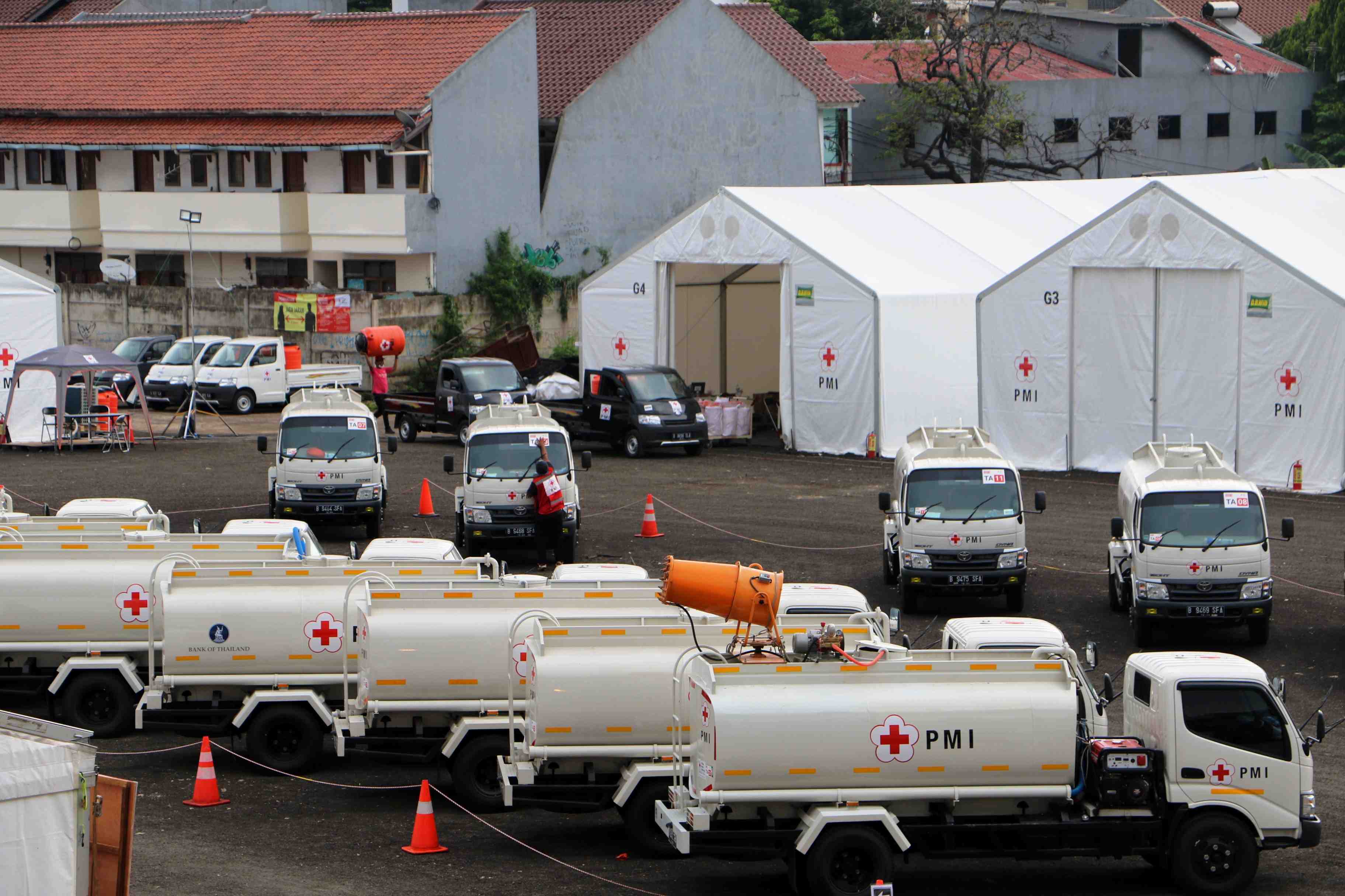 PMI TAMBAH GUDANG LOGISTIK COVID-19