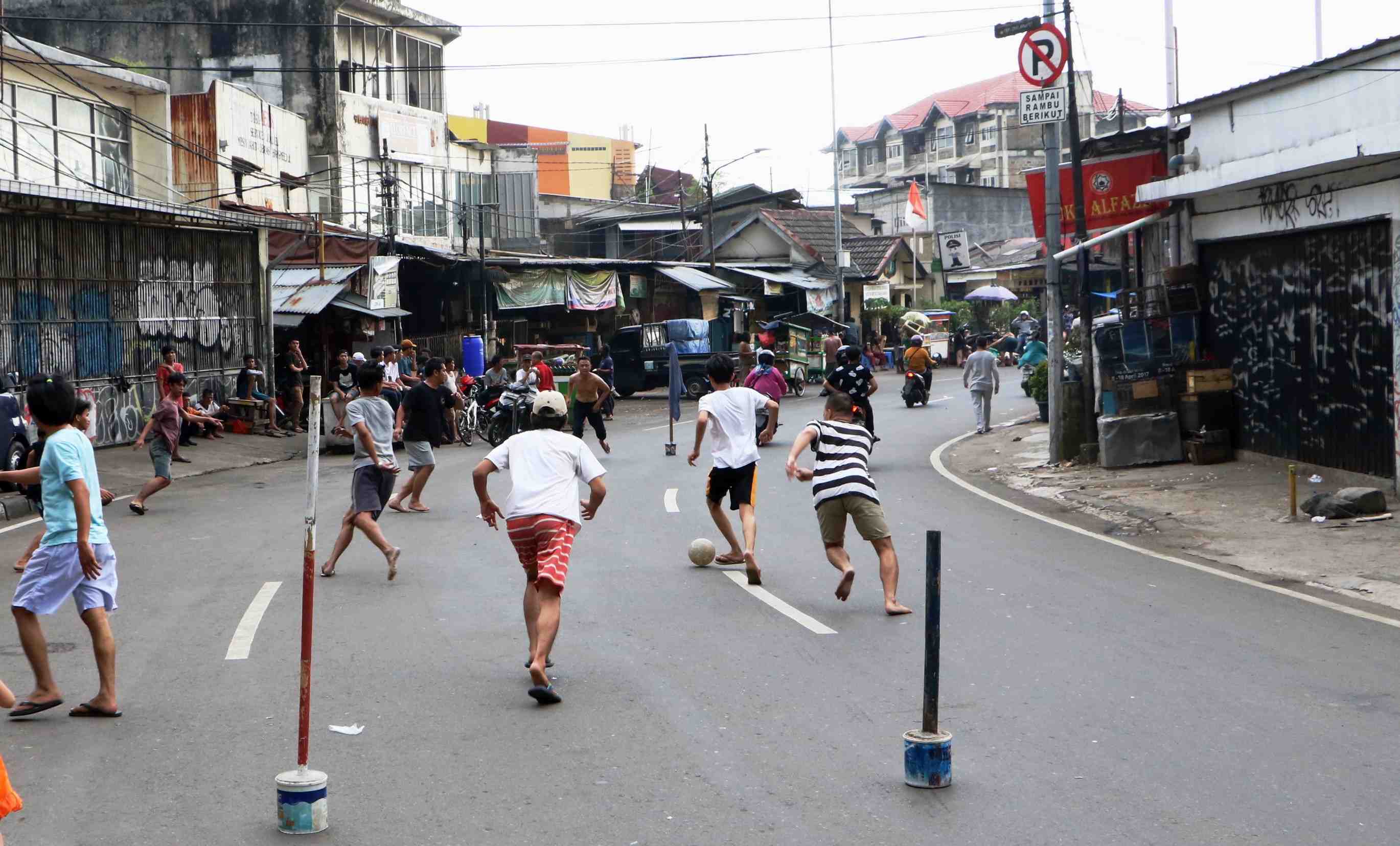 AKTIVITAS WARGA PASAR TANAH ABANG