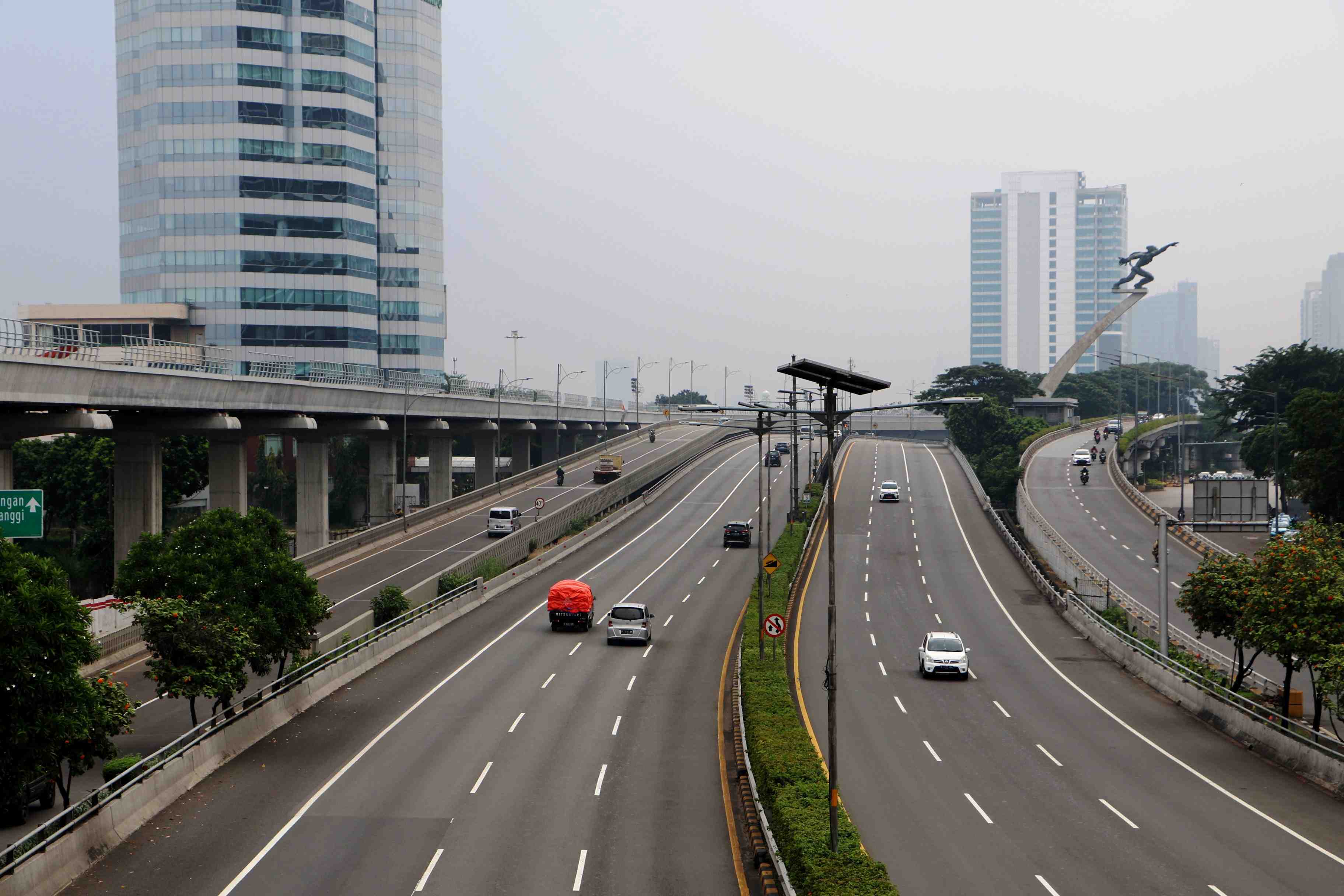 PENERAPAN PSBB HARI PERTAMA DI JAKARTA