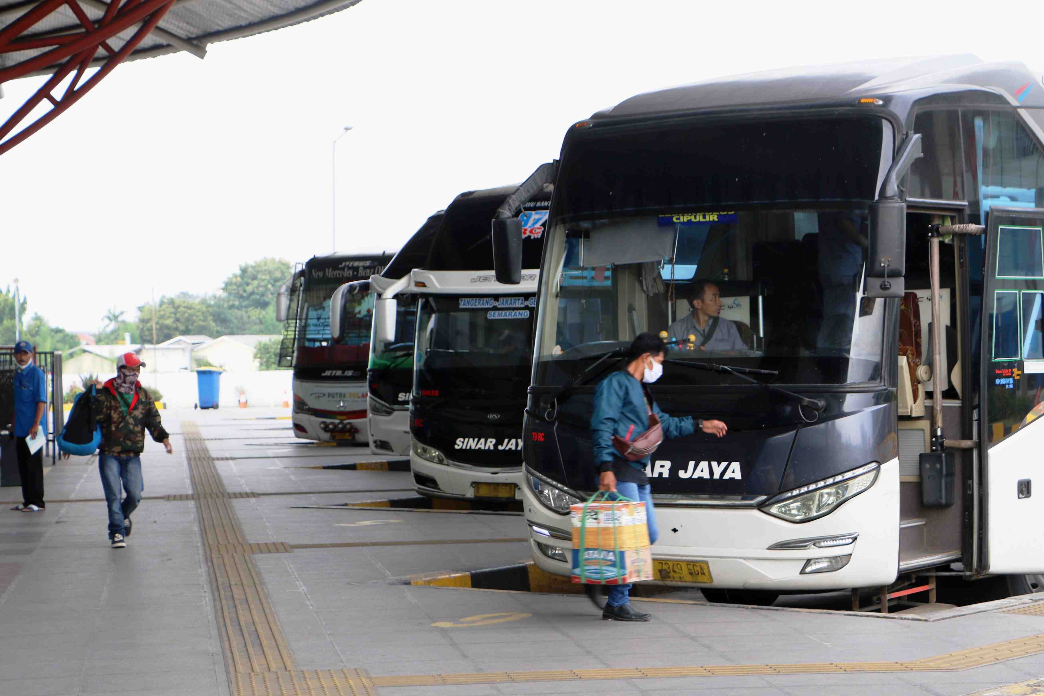 PRESIDEN MELARANG WARGA MUDIK