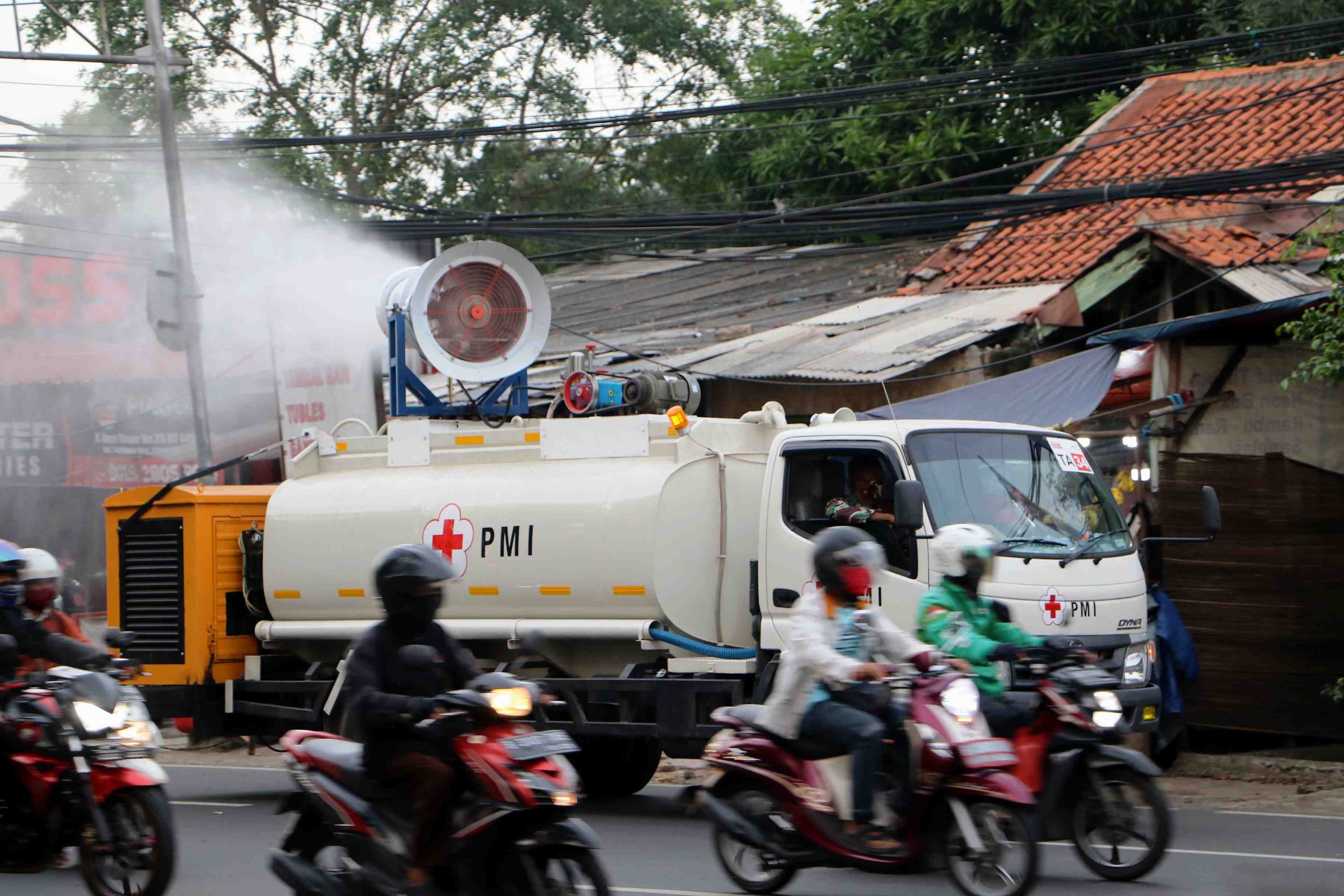 PMI MENYEMPROTANKAN DISINFEKTAN 