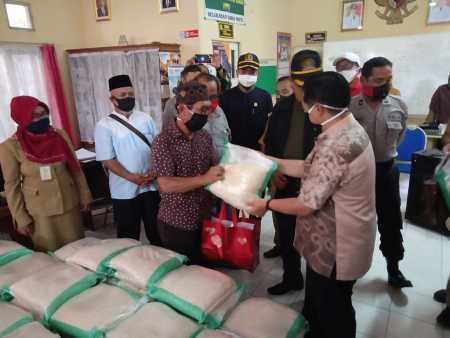SERAHKAN BANTUAN