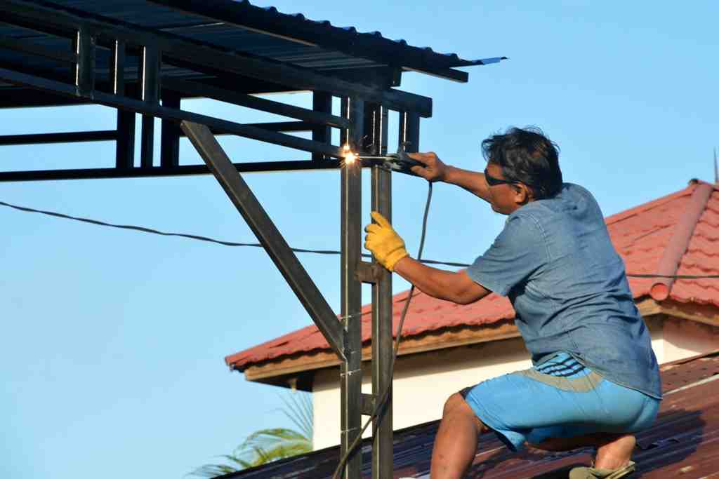 BEKERJA di LUAR RUMAH