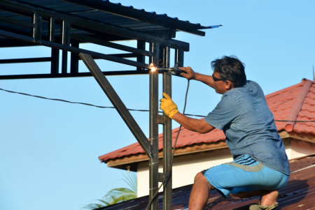 BEKERJA di LUAR RUMAH