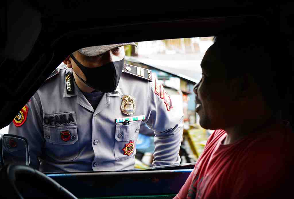 RAZIA PENGEMUDI TIDAK BERMASKER