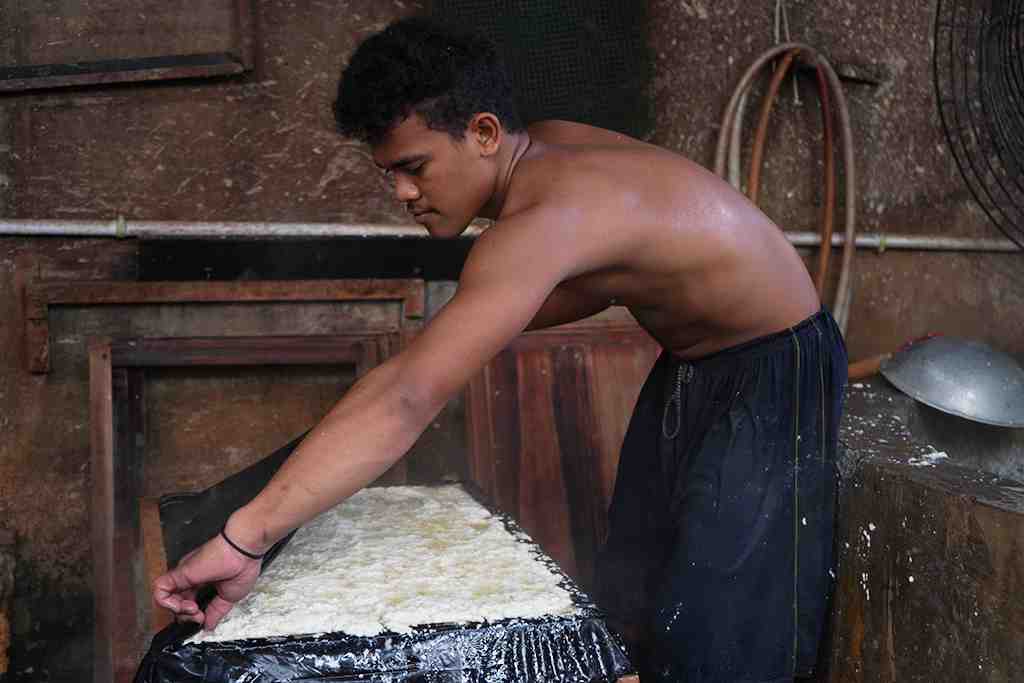 PROSES MENCETAK TAHU PUTIH