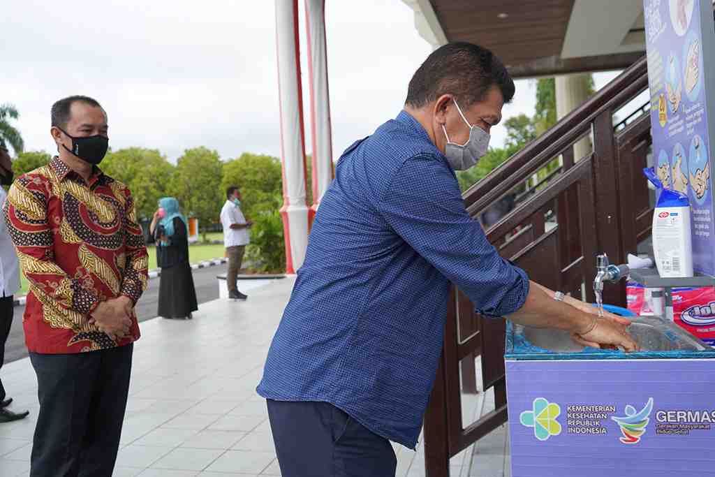 WAJIB CUCI TANGAN