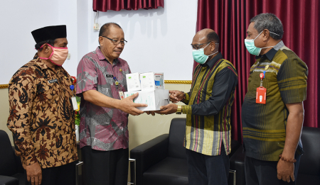 PEMKOT TIDORE TERIMA BANTUAN
