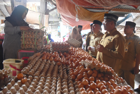 HARGA TELUR AYAM NAIK